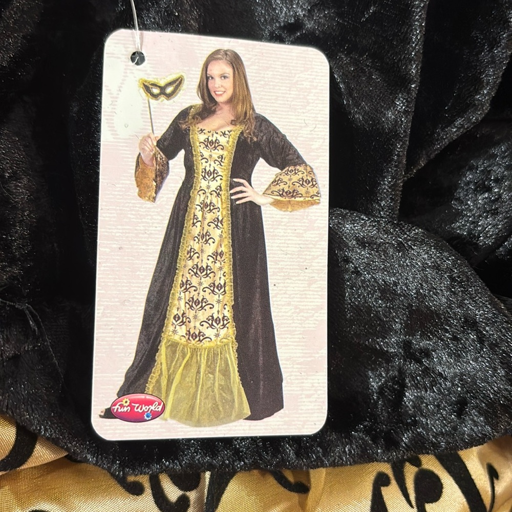 Gorgeous Plus Sized Masquerade Queen Halloween Costume with Mask